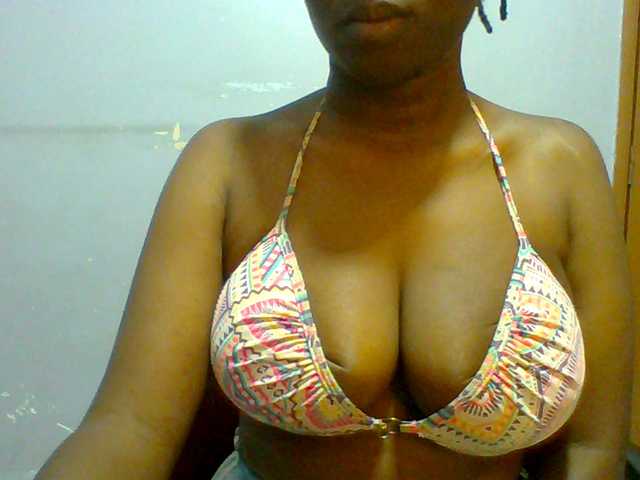 Sweet-petite live cam on BongaCams