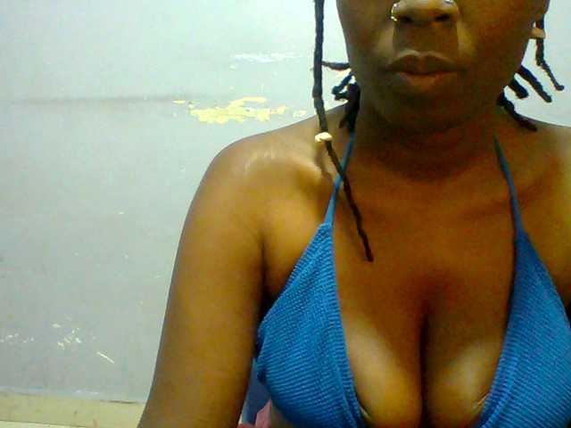 Sweet-petite live cam on BongaCams