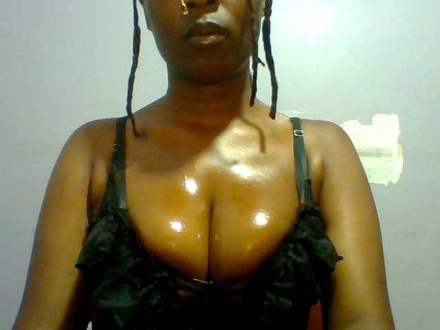 Sweet-petite live cam on BongaCams