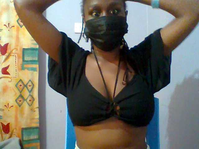 Sweet-petite live cam on BongaCams