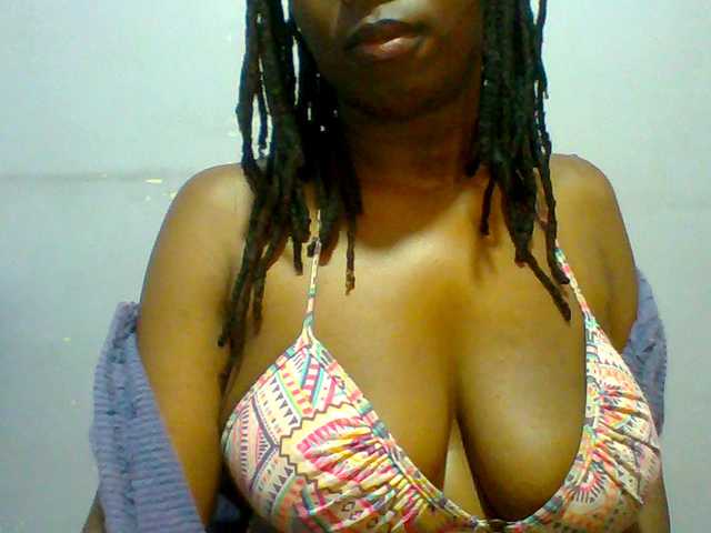 Sweet-petite live cam on BongaCams