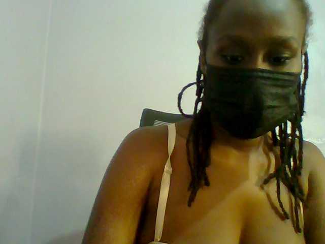 Sweet-petite live cam on BongaCams