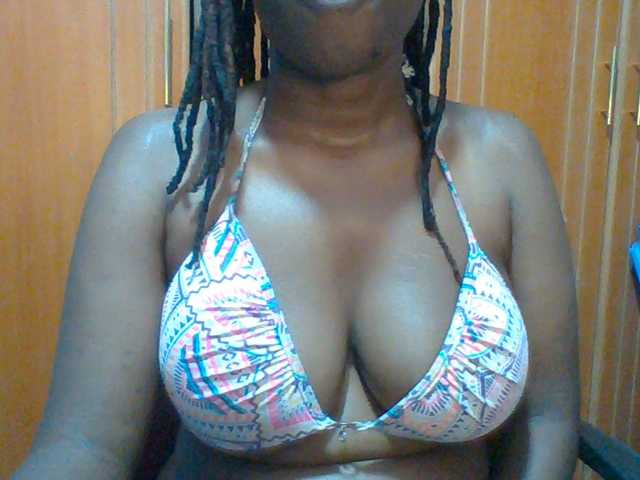 Sweet-petite live cam on BongaCams
