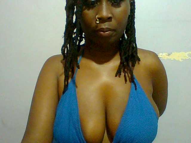 Sweet-petite live cam on BongaCams