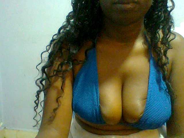 Sweet-petite live cam on BongaCams