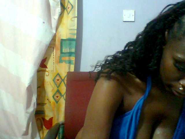 Sweet-petite live cam on BongaCams