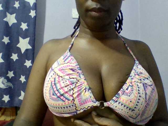 Sweet-petite live cam on BongaCams