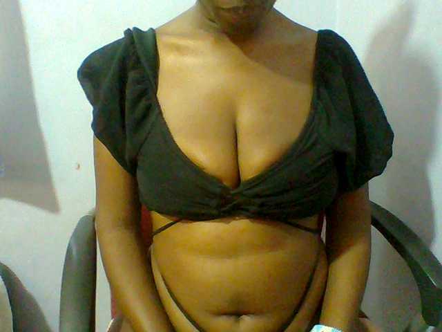 Sweet-petite live cam on BongaCams