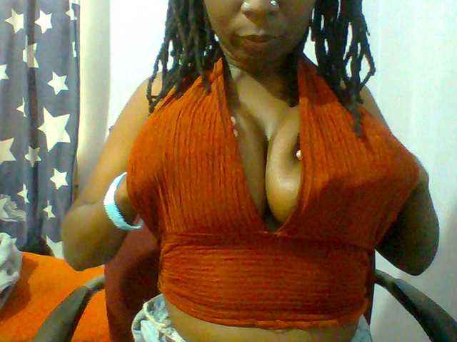 Sweet-petite live cam on BongaCams