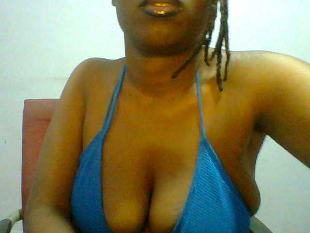 Sweet-petite live cam on BongaCams