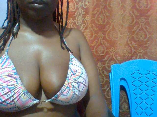Sweet-petite live cam on BongaCams
