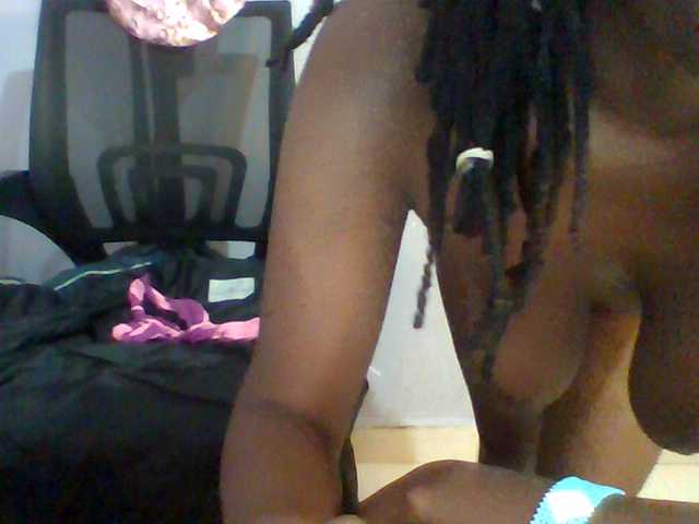 Sweet-petite live cam on BongaCams