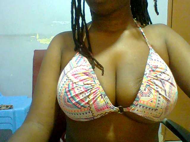 Sweet-petite live cam on BongaCams