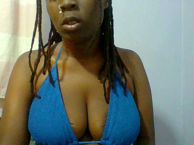 Sweet-petite live cam on BongaCams