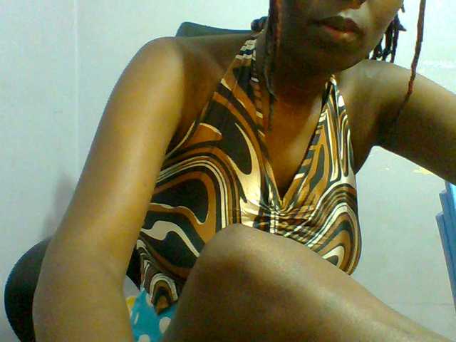 Sweet-petite live cam on BongaCams