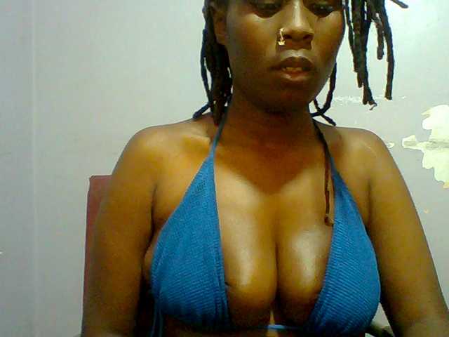 Sweet-petite live cam on BongaCams