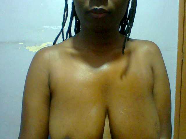 Sweet-petite live cam on BongaCams