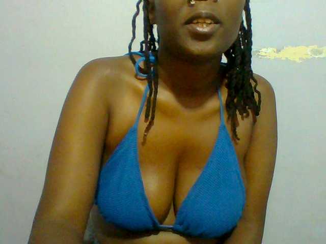 Sweet-petite live cam on BongaCams