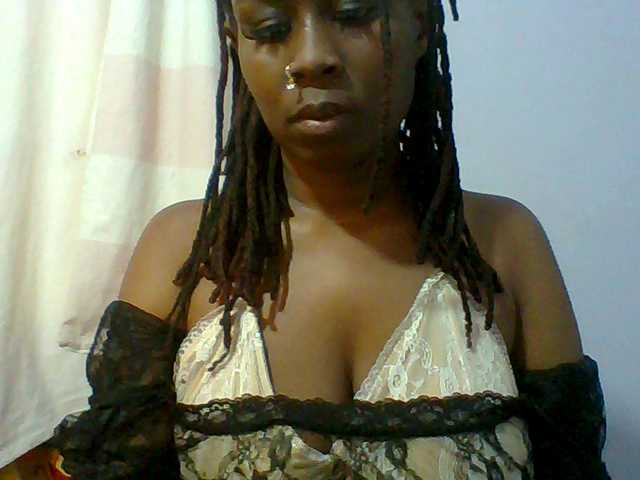 Sweet-petite live cam on BongaCams