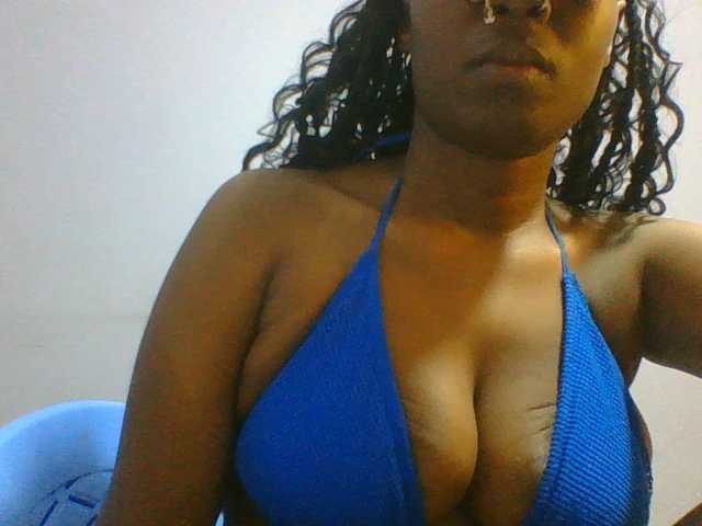 Sweet-petite live cam on BongaCams
