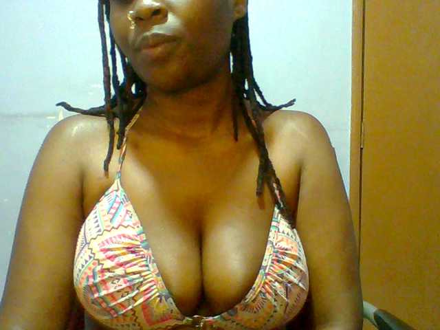 Sweet-petite live cam on BongaCams