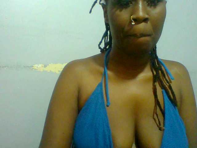 Sweet-petite live cam on BongaCams