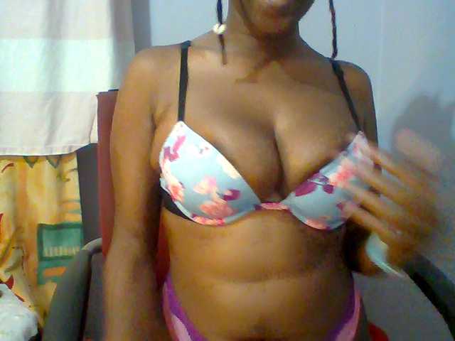 Sweet-petite live cam on BongaCams