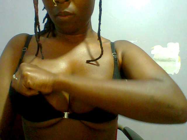 Sweet-petite live cam on BongaCams