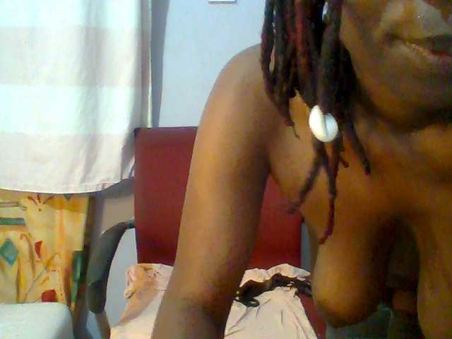 Sweet-petite live cam on BongaCams