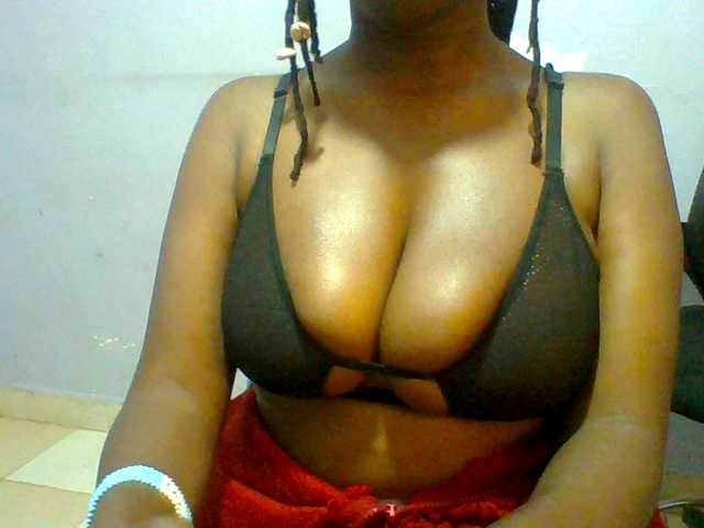 Sweet-petite live cam on BongaCams