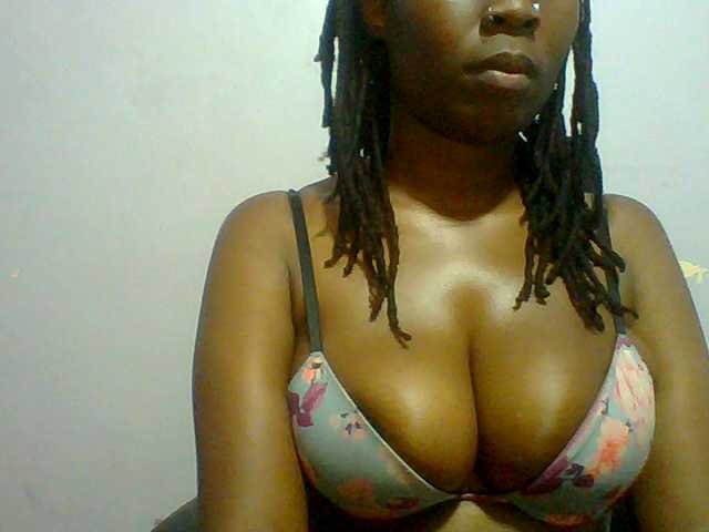 Sweet-petite live cam on BongaCams