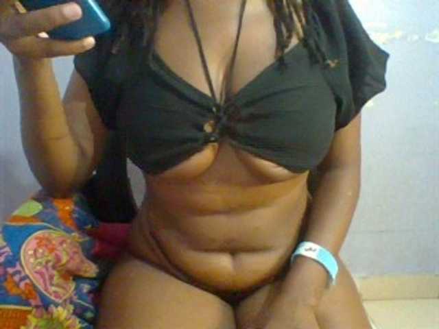 Sweet-petite live cam on BongaCams