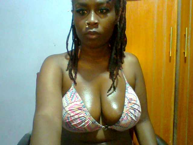 Sweet-petite live cam on BongaCams