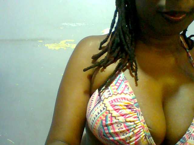 Sweet-petite live cam on BongaCams