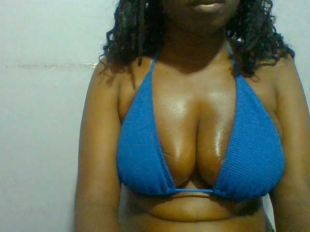 Sweet-petite live cam on BongaCams