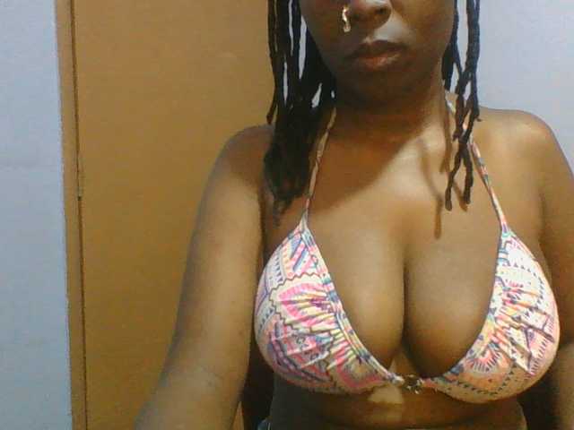Sweet-petite live cam on BongaCams