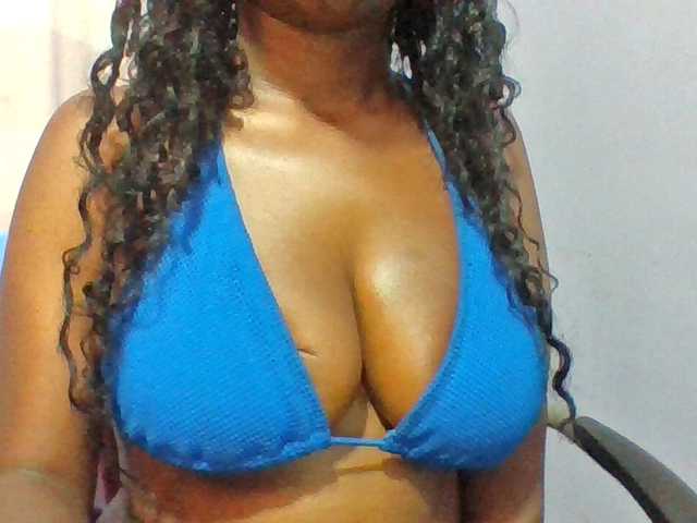 Sweet-petite live cam on BongaCams