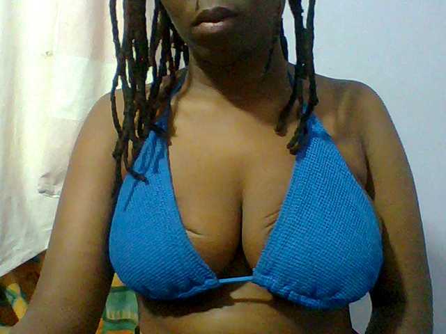 Sweet-petite live cam on BongaCams