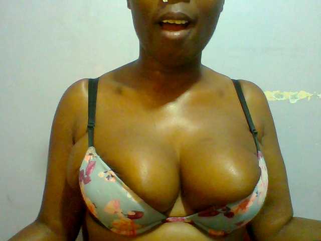 Sweet-petite live cam on BongaCams
