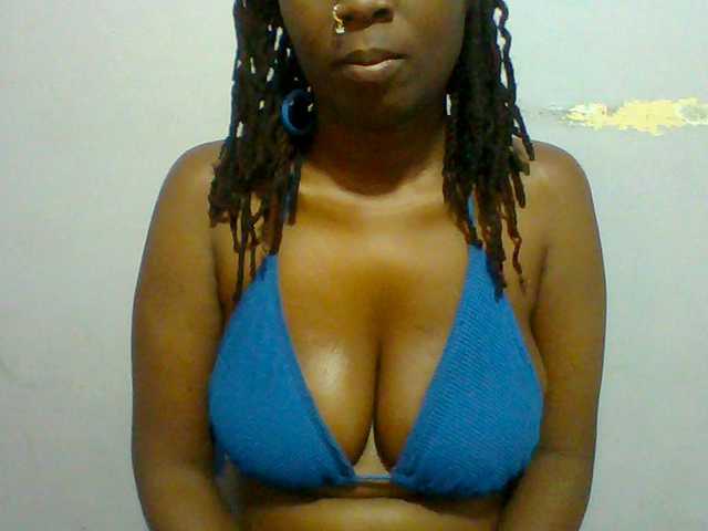 Sweet-petite live cam on BongaCams
