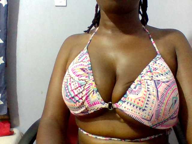 Sweet-petite live cam on BongaCams