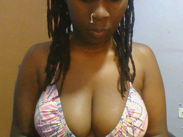 Sweet-petite live cam on BongaCams