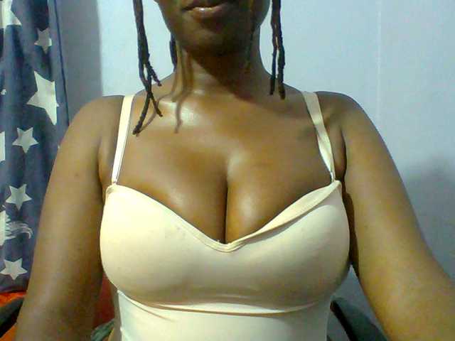 Sweet-petite live cam on BongaCams