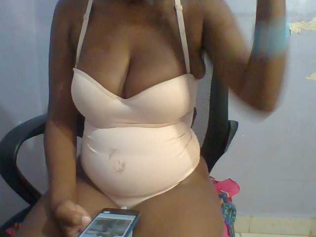 Sweet-petite live cam on BongaCams