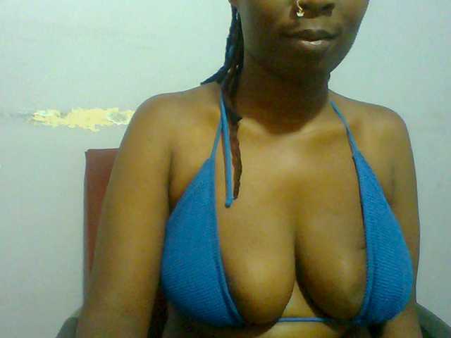 Sweet-petite live cam on BongaCams