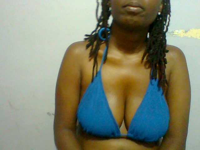 Sweet-petite live cam on BongaCams