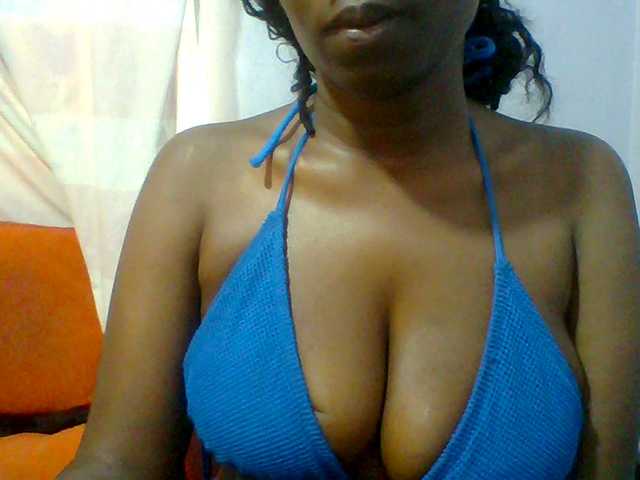 Sweet-petite live cam on BongaCams