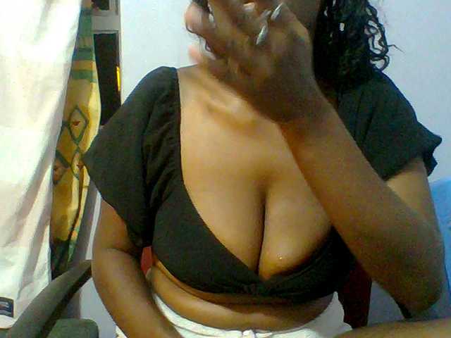 Sweet-petite live cam on BongaCams