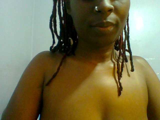 Sweet-petite live cam on BongaCams