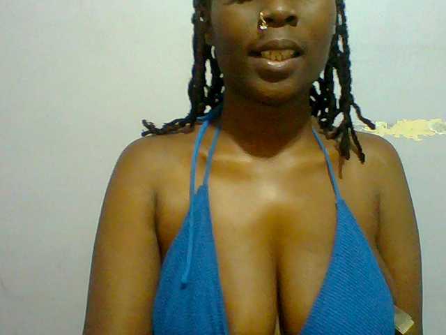 Sweet-petite live cam on BongaCams